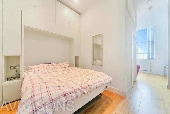 Studio To Rent In Clapham Road, London, SW9