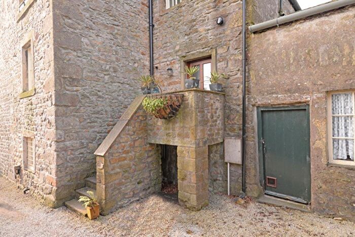 2 Bedroom Flat To Rent In Dallicar Lane, Giggleswick, BD24