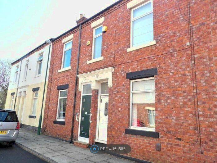 2 Bedroom Flat To Rent In Mozart Street, South Shields, NE33