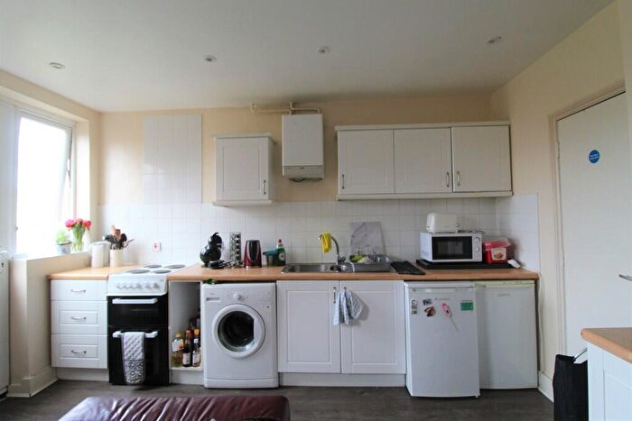 5 Bedroom Semi Detached House To Rent In Rupert Road, Guildford, GU2