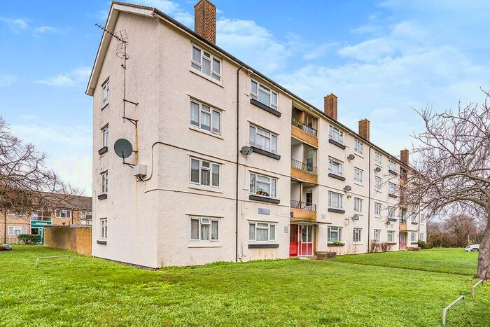 3 Bedroom Flat To Rent In Poulner Close, Southampton, Hampshire, SO19