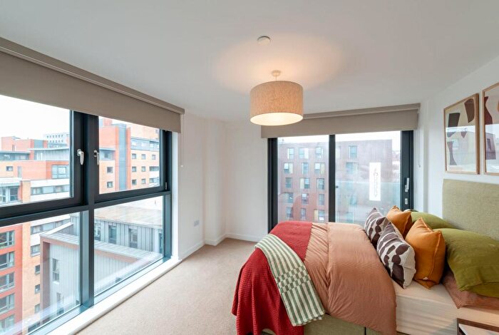 2 Bedroom Apartment To Rent In The Radiant, Kirkstall Road, Leeds, LS3