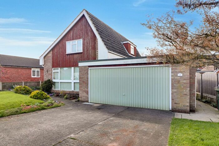 5 Bedroom Detached House For Sale In Cotswold Drive, Garforth, LS25