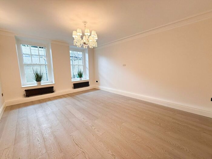 4 Bedroom Flat To Rent In Warwick Gardens, W14