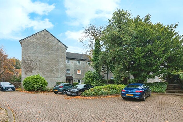 2 Bedroom Flat For Sale In Auldhouse Court, Glasgow, G43