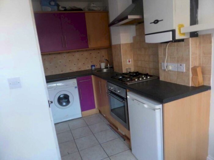 1 Bedroom Flat To Rent In Bedford Road, Reading, RG1