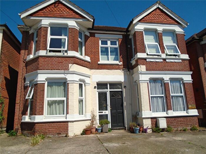 2 Bedroom Flat To Rent In Atherley Road, Southampton, Hampshire, SO15