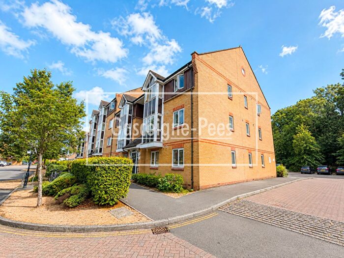 2 Bedroom Flat To Rent In Faraday Road, Guildford, GU1