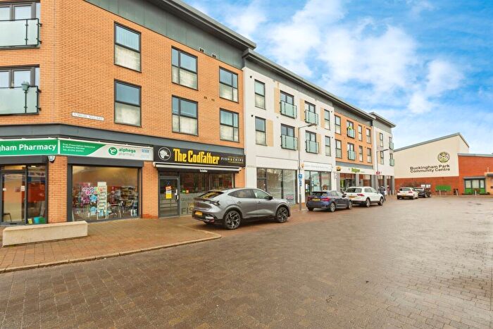 2 Bedroom Flat For Sale In Jubilee Square, Aylesbury, HP19