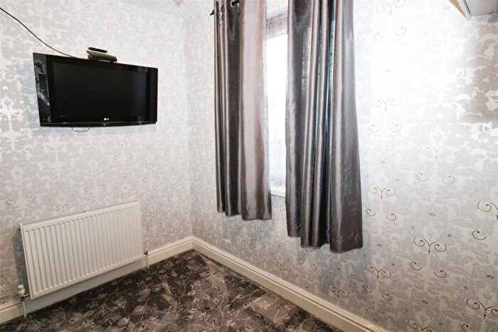 3 Bedroom Terraced House For Sale In Westminster Avenue, Hull, HU8