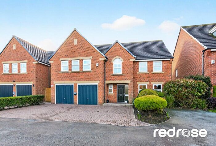 6 Bedroom Detached House For Sale In Summerfield Walk, Buckshaw Village, PR7