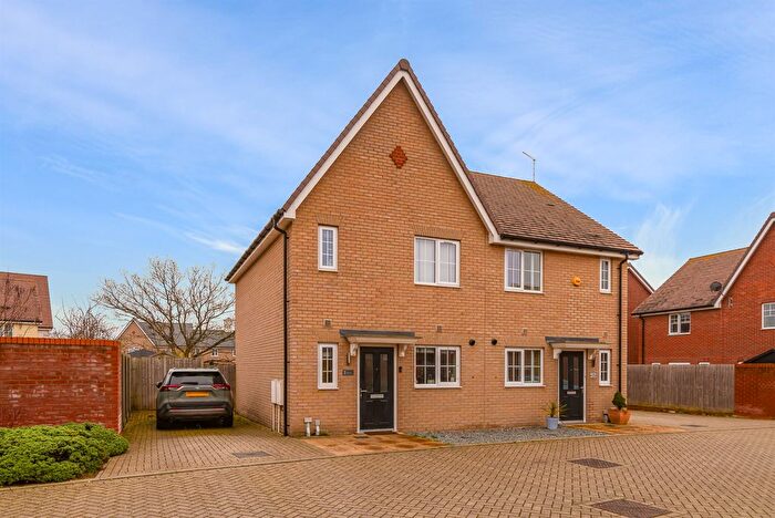 2 Bedroom Semi-detached House For Sale In Lewis Way, Heybridge, Maldon, CM9