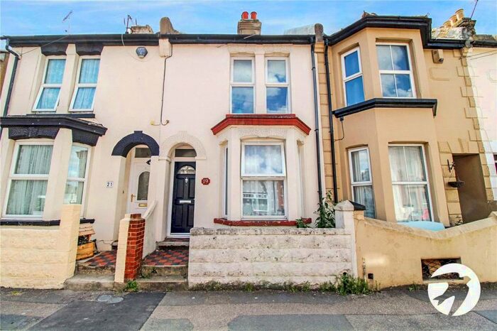 2 Bedroom Terraced House To Rent In Livingstone Road, Gillingham, Kent, ME7