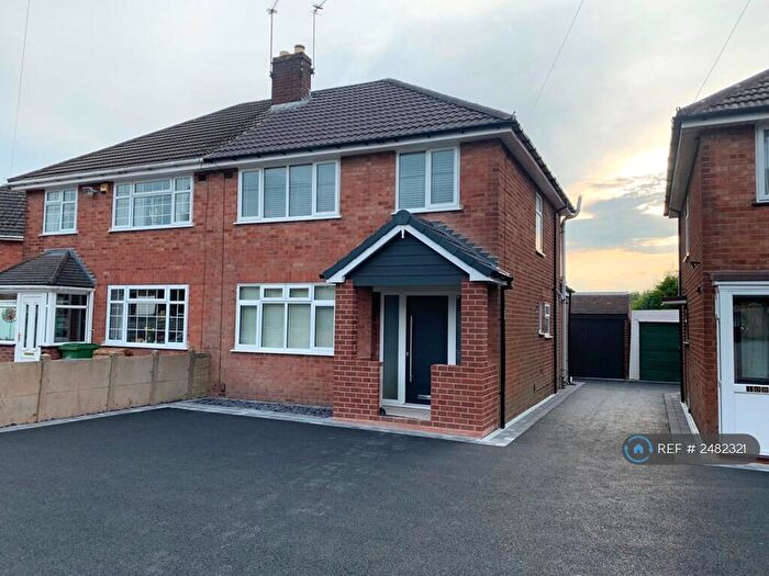 3 Bedroom Semi-Detached House To Rent In Alexandra Road, Halesowen, B63