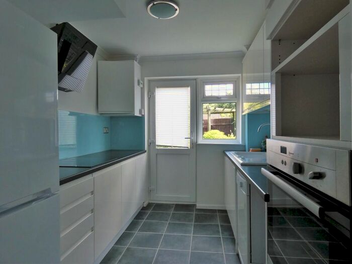 3 Bedroom Property To Rent In Whinfell Way, Gravesend, DA12