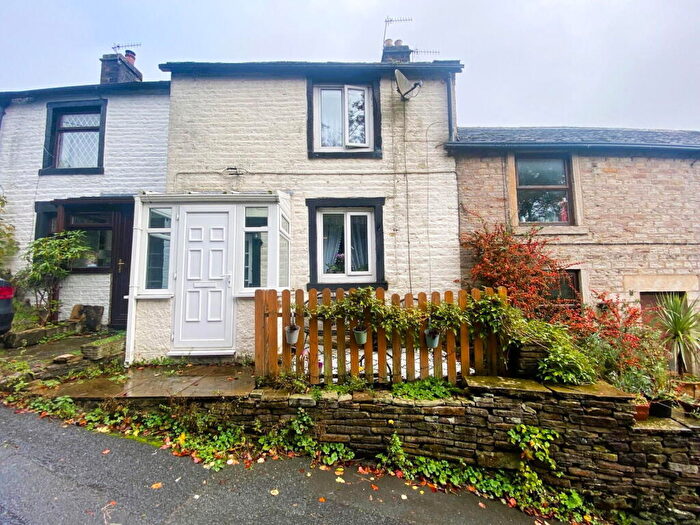 2 Bedroom Cottage For Sale In Woodbrook Road, Springhead, Oldham, OL4