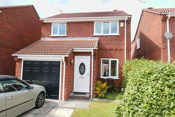 3 Bedroom Detached House To Rent In Deer Hill Grove, York, YO30