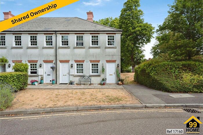 2 Bedroom Maisonette For Sale In Gawton Crescent, Coulsdon, CR5