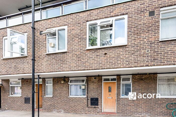 3 Bedroom Maisonette To Rent In Caldwell Street, London, SW9
