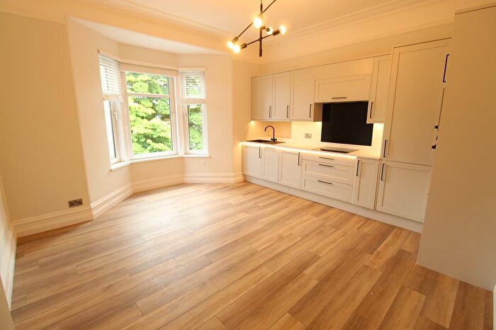 3 Bedroom Flat To Rent In Whitehall Place, Top Floor, Aberdeen, AB25