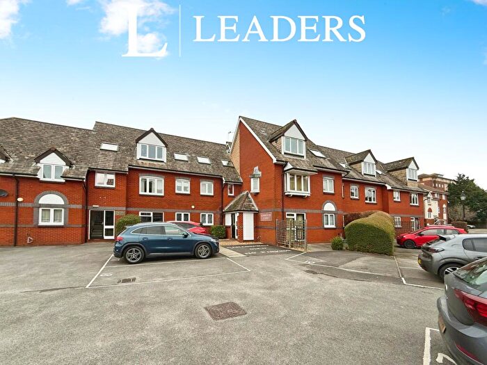 1 Bedroom Apartment To Rent In Commodore Court, Captains Place, Southampton, SO14