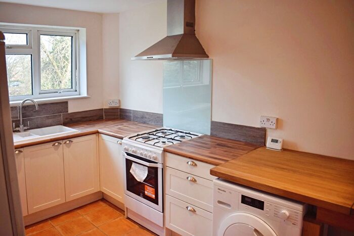 2 Bedroom Flat To Rent In Budebury Road, Staines-Upon-Thames, Surrey, TW18