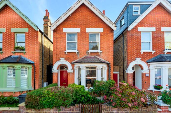 3 Bedroom Detached House To Rent In Woodside Road, Kingston Upon Thames, KT2