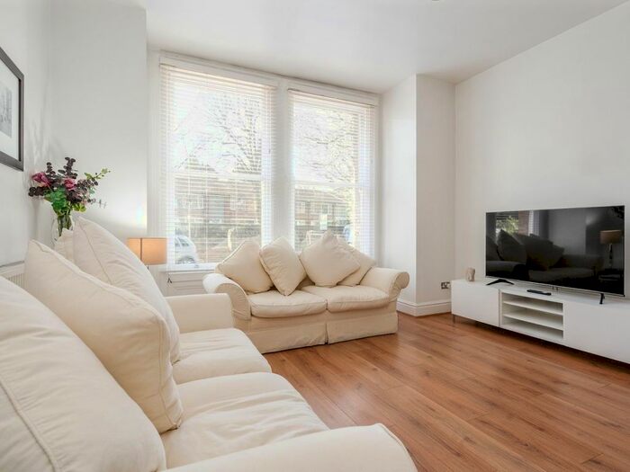 2 Bedroom Flat To Rent In Elmsley Road, Liverpool, L18