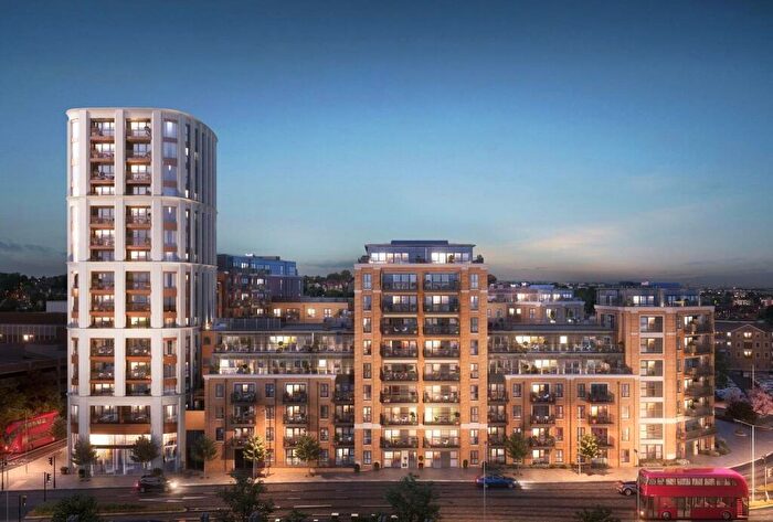 2 Bedroom Flat For Sale In Brook Street, Kingston Upon Thames, KT1