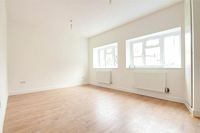 1 Bedroom Flat To Rent In Hertford Road, Enfield, EN3