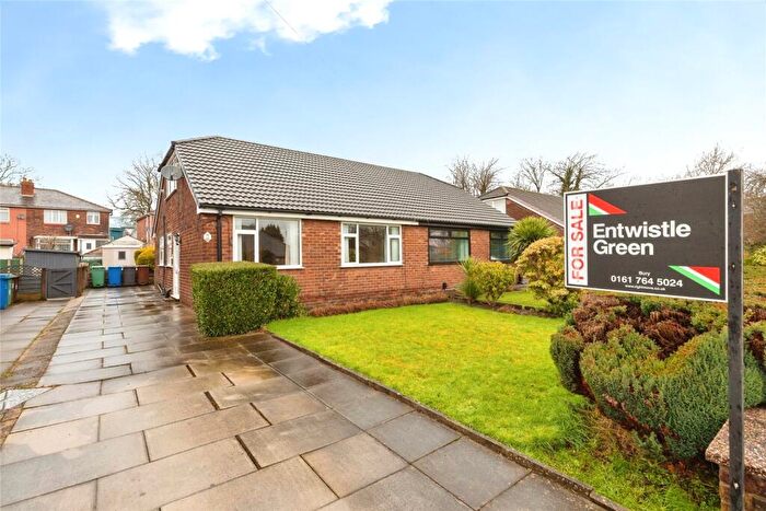 3 Bedroom Bungalow For Sale In Lynton Lea, Radcliffe, Manchester, Greater Manchester, M26
