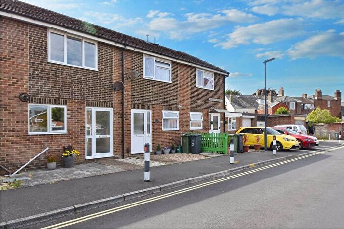 2 Bedroom Terraced House To Rent In Melbourne Street, Newport, PO30