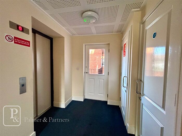 2 Bedroom Flat For Sale In Nelson Road, Clacton-On-Sea, Essex, CO15
