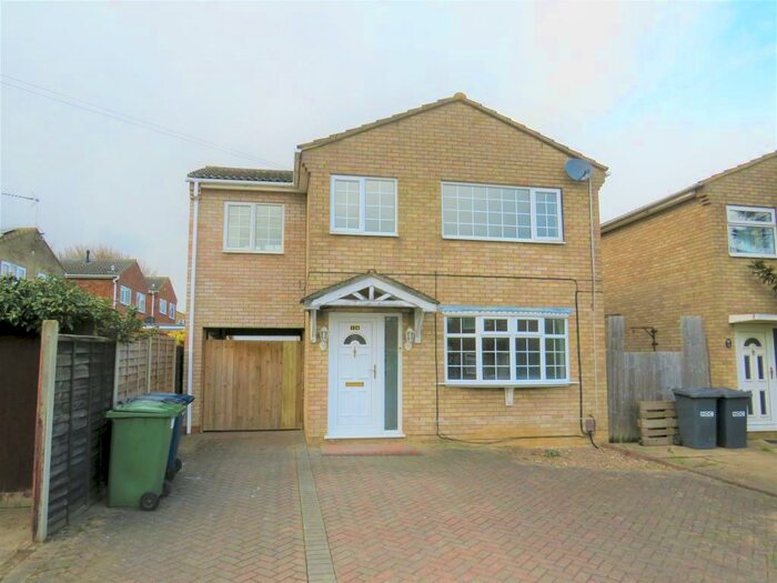 4 Bedroom Detached House For Sale In Apple Tree Close, Yaxley