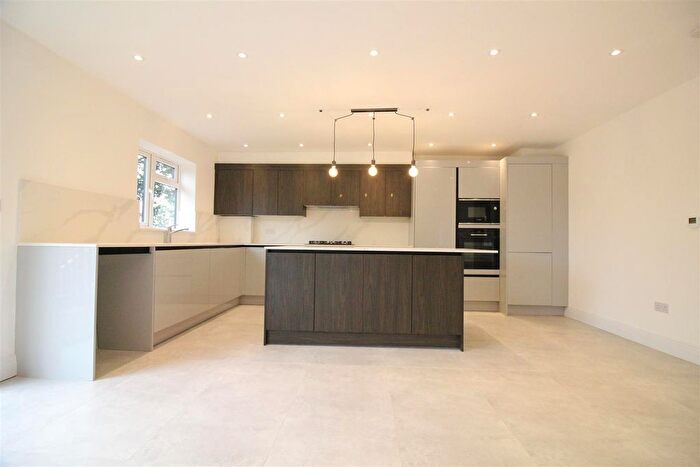 4 Bedroom Semi-Detached Bungalow To Rent In Shady Bush Close, Bushey, WD23