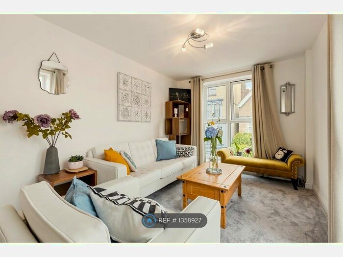 2 Bedroom Flat To Rent In Suffolk Road, London, SE25