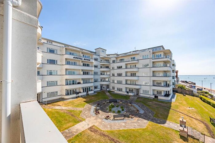 3 Bedroom Flat For Sale In Argyll House, Seaforth Road, Westcliff-On-Sea, SS0