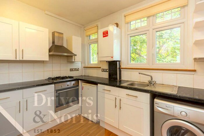 1 Bedroom Apartment To Rent In Warlters Close, Holloway, London, N7