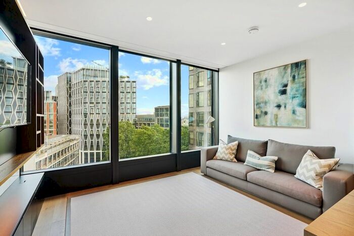2 Bedroom Flat To Rent In Buckingham Gate, London, SW1E