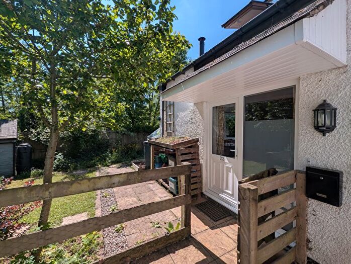 2 Bedroom Property For Sale In Highcroft Park, Newton Abbot, TQ13