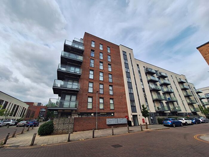 3 Bedroom Flat To Rent In St. Andrews House, Academy Central, Dagenham, RM8