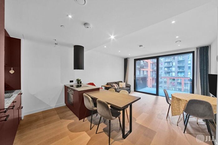 1 Bedroom Apartment To Rent In Viaduct Gardens London, SW11