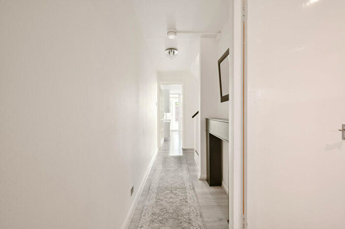 2 Bedroom Maisonette For Sale In Lilburne Walk, Wembley, London, NW10