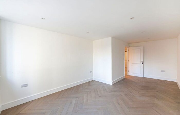 1 Bedroom Flat To Rent In A High Street, Croydon, CR0