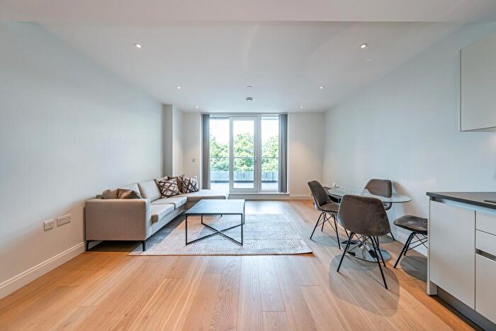 1 Bedroom Flat To Rent In Queenstown Road London, SW11