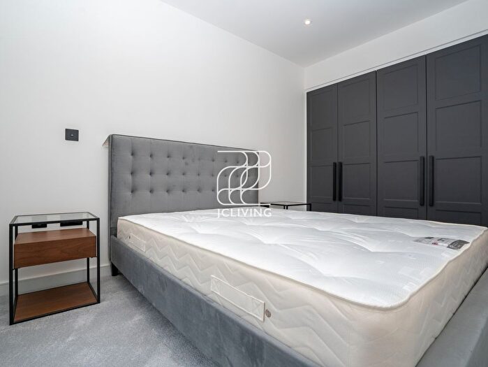 1 Bedroom Flat To Rent In Wheatfield Way, Kingston Upon Thames, KT1