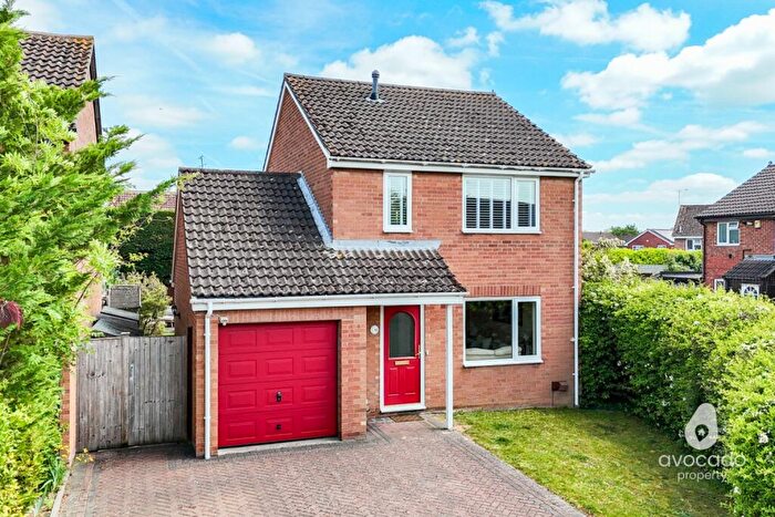 3 Bedroom Detached House For Sale In Hawkedon Way, Lower Earley, RG6