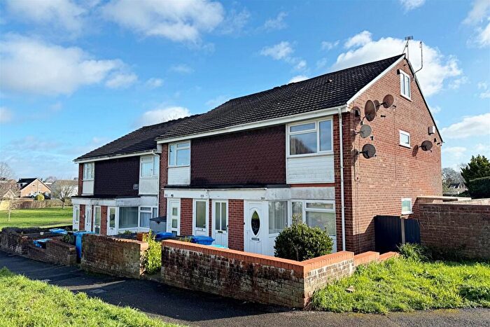 2 Bedroom Flat To Rent In Merley, BH21