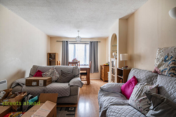 2 Bedroom Apartment To Rent In Adams Way, Croydon, CR0