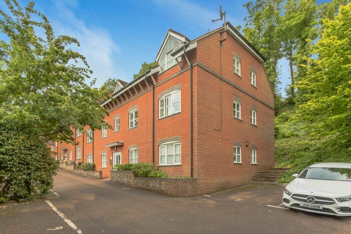 2 Bedroom Flat To Rent In South Road, Brighton, BN1